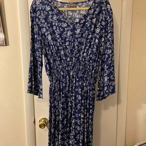 Chic Navy Floral Midi Dress